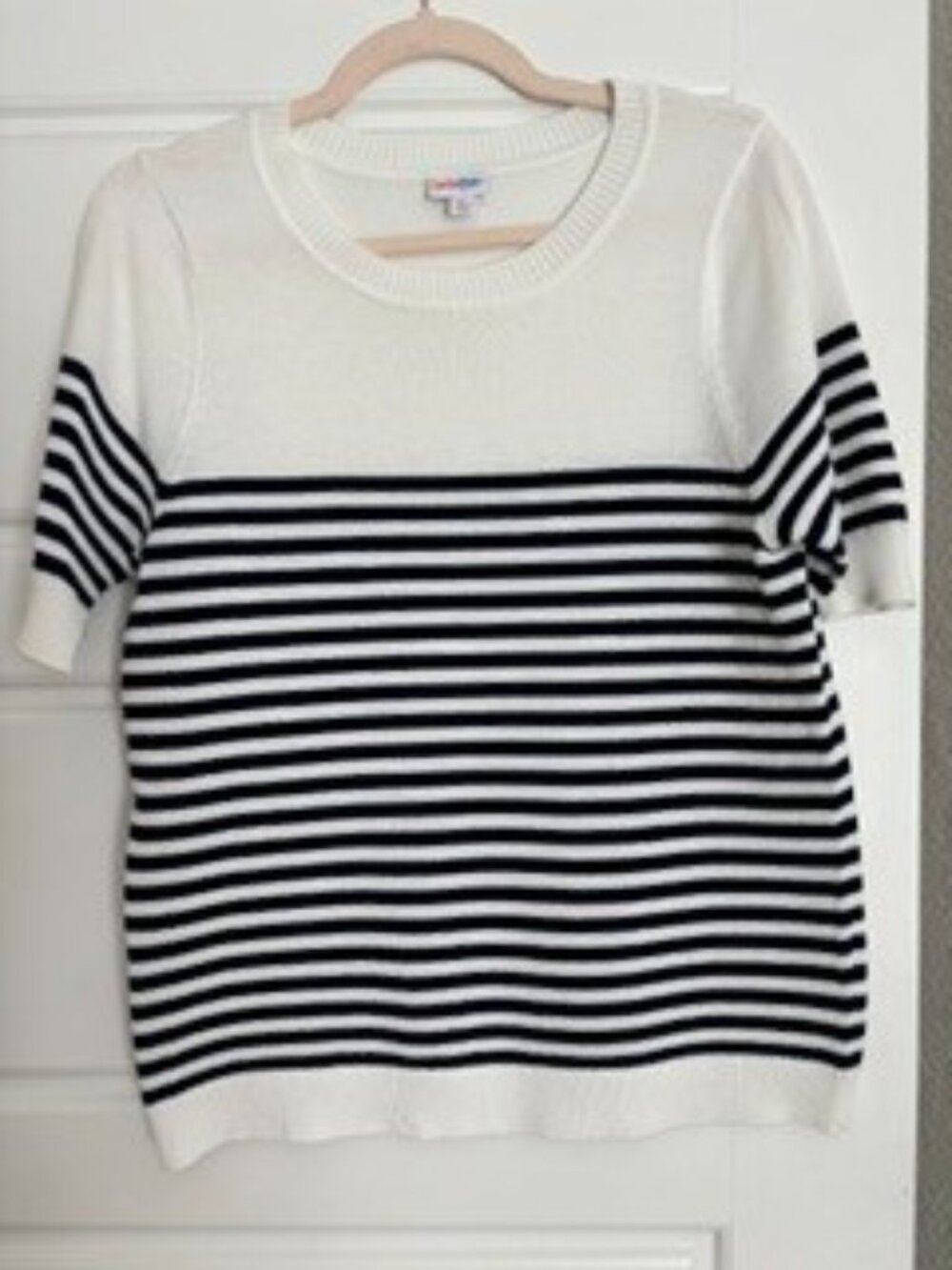 LuLaRoe Jacee Cream & Navy Striped Short Sleeve Sweater/size Med/like new